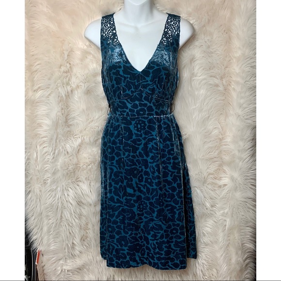 Anthropologie Dresses & Skirts - ANTHROPOLOGIE Moulinette Soeurs Velvet Dress
